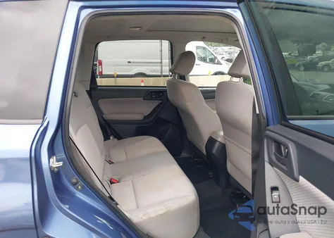 2018 Subaru Forester 2.5I Premium z USA, uszkodzony, nr VIN JF2SJAEC7JH605815